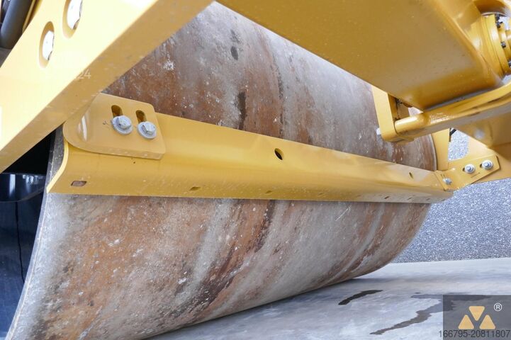 однобарабанний вальцьовий верстат Caterpillar CS10GC