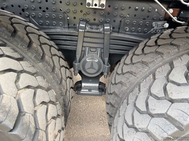 Hakowiec MERCEDES-BENZ Arocs 3243 8x4 Abrollkipper Schub/Knickhaken AHK