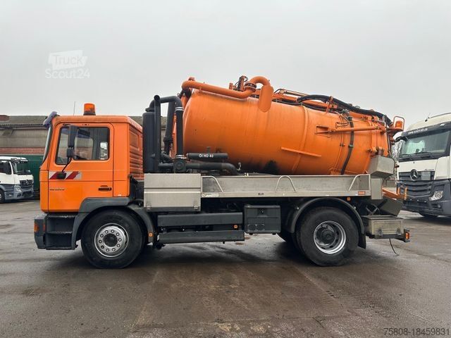 Vacuum tank truck MAN ME 18.250 B Kroll Saug/Druck/Kipp 6000L Pumpe