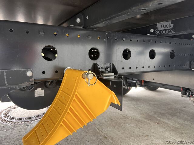 Nyitott pótkocsi ponyvával Möslein TPS 105 D-L Planenanhänger, Ladebordwand + Durchladbar neuwertig