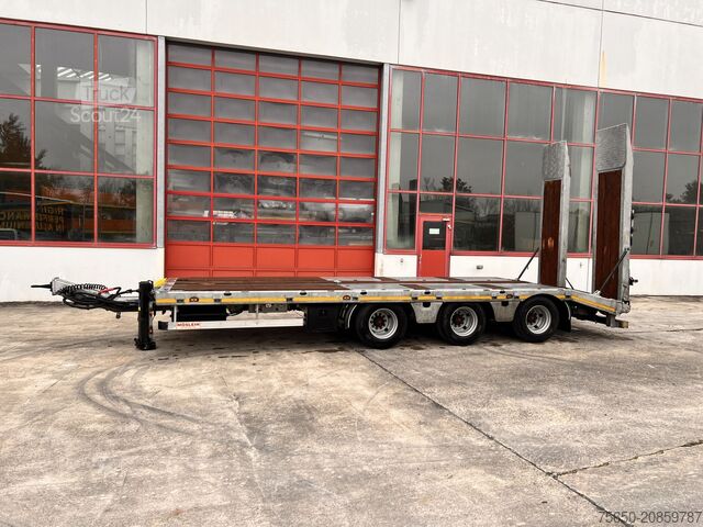 Alacsony rakodószintű pótkocsi Möslein TTA33 Schwebheim 31 t Tridemtieflader gelenkt, Neuwertig