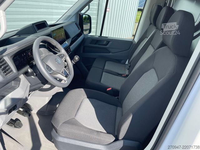 Vans ar augstu jumtu VOLKSWAGEN Crafter 35 L4H3 NAVI AHK RFK oh. Schäden