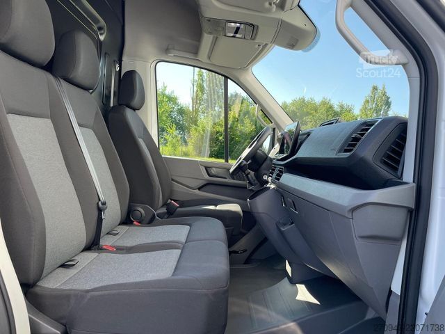 Vans ar augstu jumtu VOLKSWAGEN Crafter 35 L4H3 NAVI AHK RFK oh. Schäden