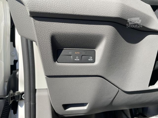 Vans ar augstu jumtu VOLKSWAGEN Crafter 35 L4H3 NAVI AHK RFK oh. Schäden