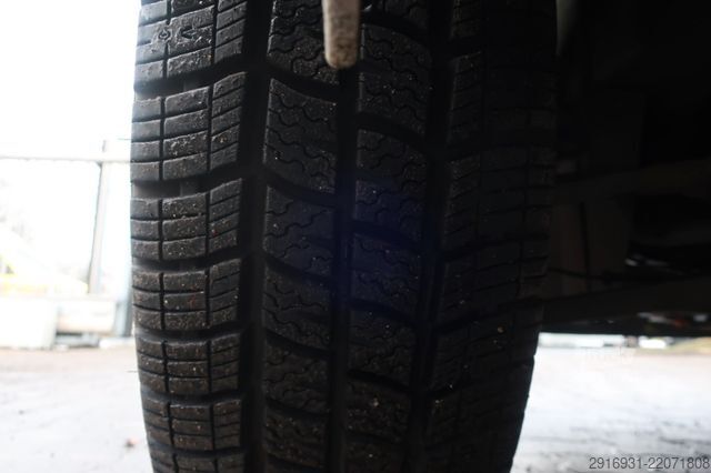 Dobozos furgon RENAULT Trafic Kasten L2H1 2,9t Komfort / Klima / FN:266