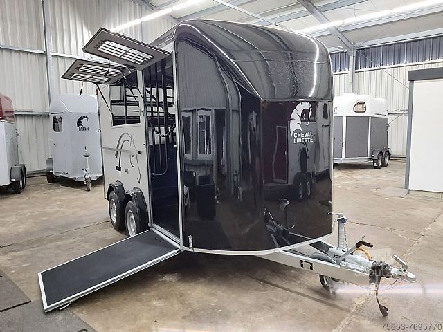 Szekér Cheval Liberté bis zu 3 Pferde im Maxi 3 transportieren
