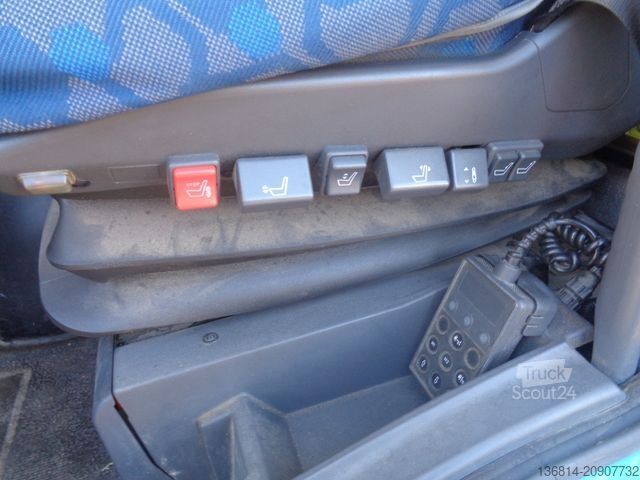 Furgon cu prelată laterală IVECO 80E17 / EU3. 1. Hand