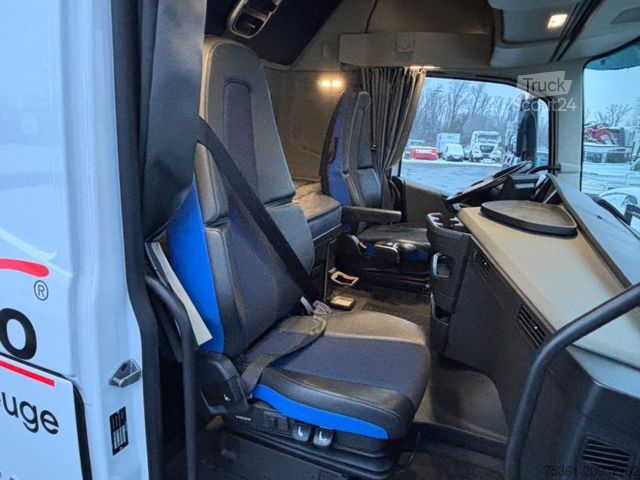 Standard nyergesvontató VOLVO FH 500 Globetrotter XL Retarder  I-Save Standkl.