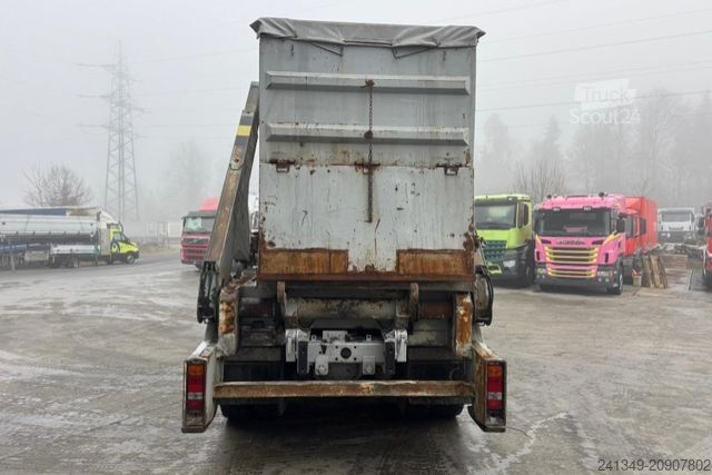 Camion benne VOLVO FL10 8x4