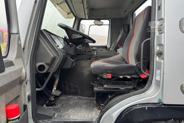 Camion benne VOLVO FL10 8x4