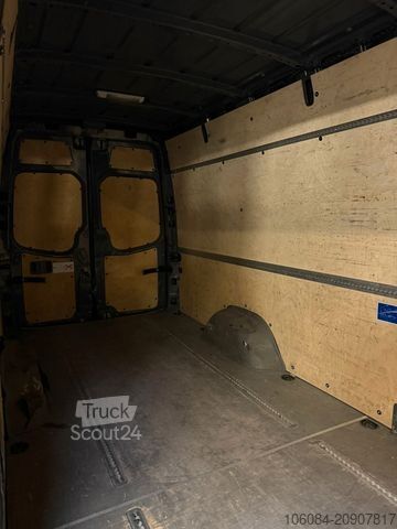 Fourgon tôlé VOLKSWAGEN Crafter 35 Maxi Kasten Klima 1.Hand 110TKM