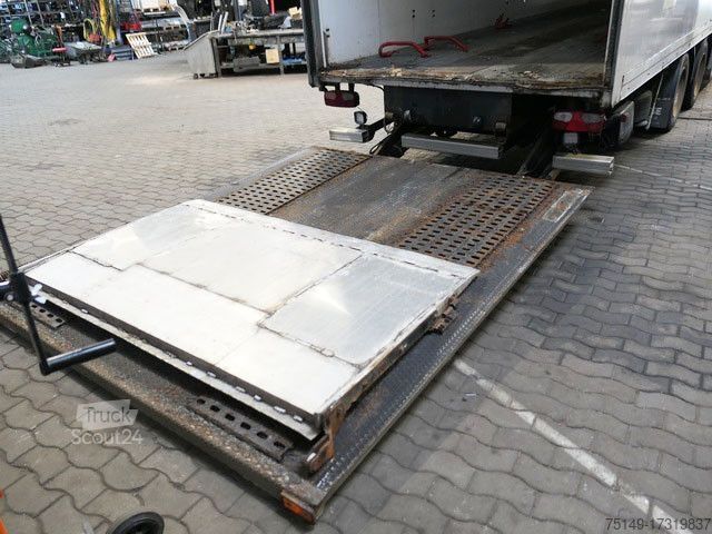 Kofferauflieger  Wiese, Autotransporter, Motorsport, Oldtimer