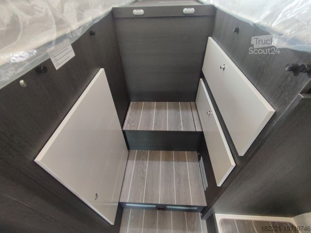 Half-integraal camper ROLLER TEAM Kronos 283 P *Automatik* Nur 2.650 KM*
