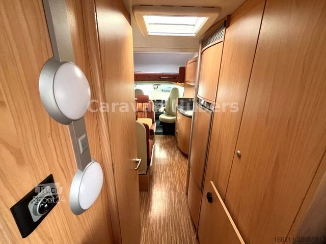 Autorulotă cu alcovă BÜRSTNER Levanto A 640 - Festbett - Garage - Tempomat -