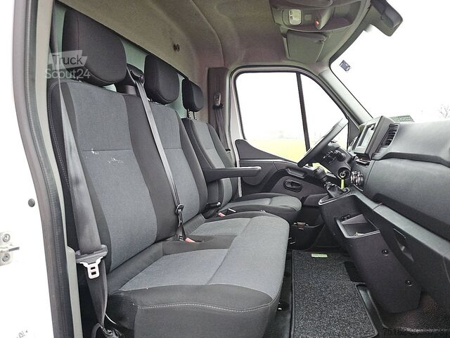 Kufr RENAULT MASTER 2.3 Bakwagen Laadklep!