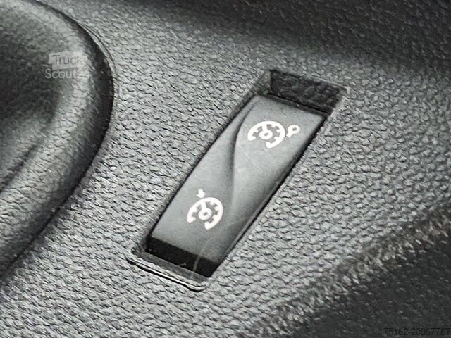 Kufr RENAULT MASTER 2.3 Bakwagen Laadklep!