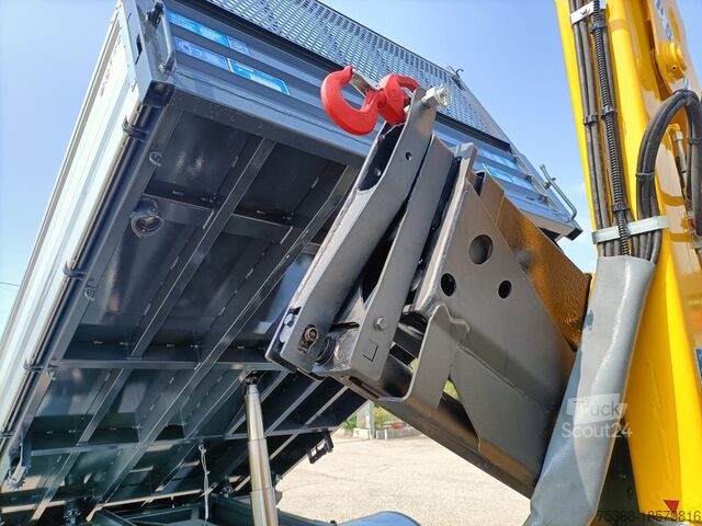 Nákladní auto s jeřábem a třístranným sklápěčem Iveco EUROCARGO 100E18