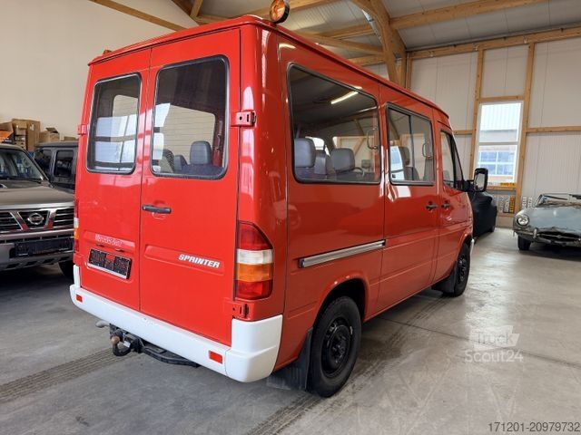Microbuz MERCEDES-BENZ Sprinter 210 D Kombi 9-Sitzer