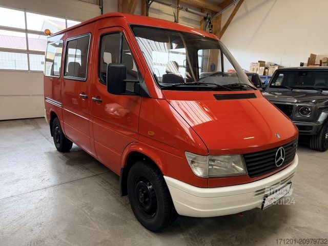 Microbuz MERCEDES-BENZ Sprinter 210 D Kombi 9-Sitzer