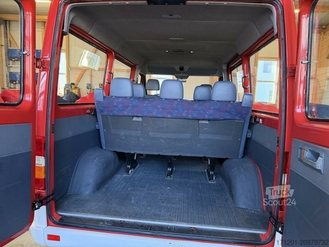 Microbuz MERCEDES-BENZ Sprinter 210 D Kombi 9-Sitzer