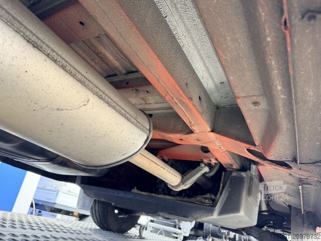 Minibus MERCEDES-BENZ Sprinter 210 D Kombi 9-Sitzer