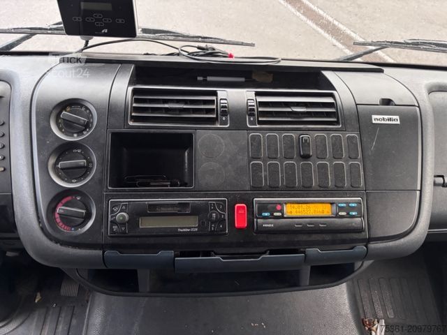 Vrachtwagen met bakwagen MERCEDES-BENZ Atego 715 Koffer mit Türen