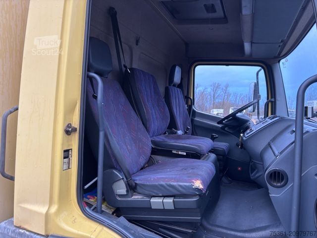 Vrachtwagen met bakwagen MERCEDES-BENZ Atego 715 Koffer mit Türen