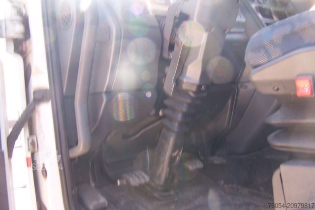 Dobozos furgon IVECO 80,180