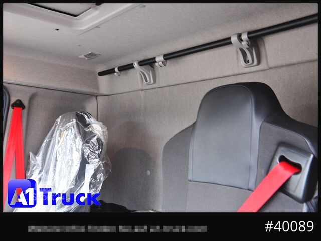 Special purpose truck RENAULT D 240, 4x2, Ladebordwand, LBW, guter Zustand