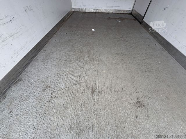 Fourgon isotherme frigorifique IVECO 35Daily14*E6d*3-Sitze*Carrier*Seitentür*Klima*