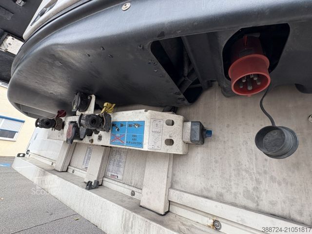 Koeloplegger SCHMITZ CARGOBULL SCBS3B04*Carrier*Lift*Doppelstock*Pharma*Blumebr