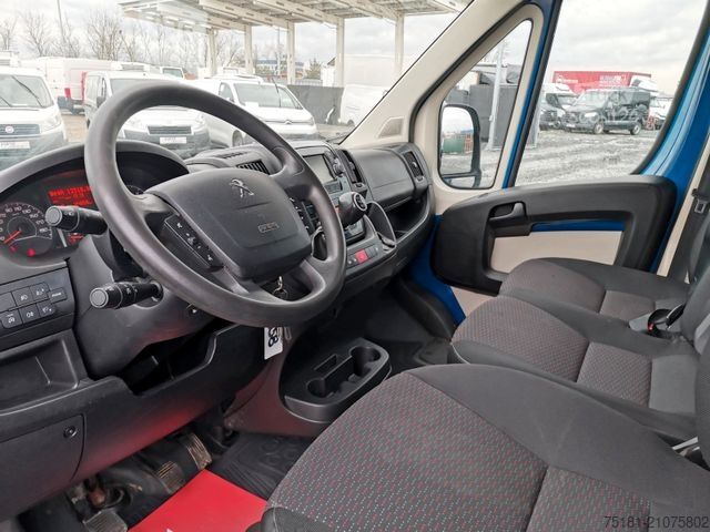 Pritschenwagen PEUGEOT Boxer 2.2HDI/121kw PRITSCHE 3,3M/ 7 SITZE/ AHK