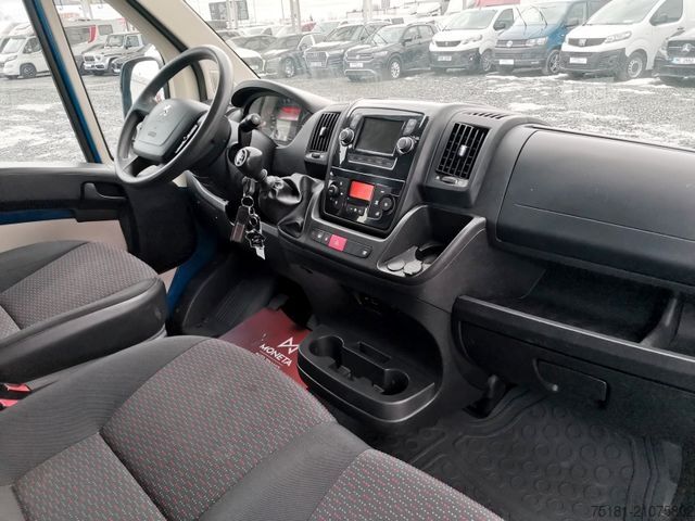 Pritschenwagen PEUGEOT Boxer 2.2HDI/121kw PRITSCHE 3,3M/ 7 SITZE/ AHK
