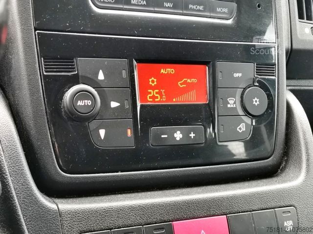 Pritschenwagen PEUGEOT Boxer 2.2HDI/121kw PRITSCHE 3,3M/ 7 SITZE/ AHK