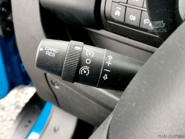 Pritschenwagen PEUGEOT Boxer 2.2HDI/121kw PRITSCHE 3,3M/ 7 SITZE/ AHK