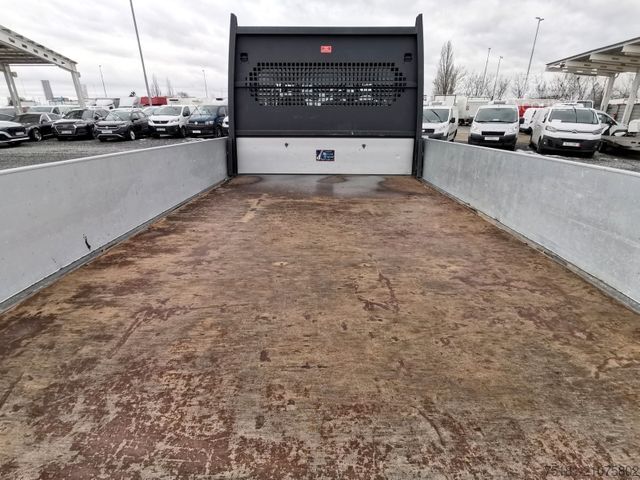 Pritschenwagen PEUGEOT Boxer 2.2HDI/121kw PRITSCHE 3,3M/ 7 SITZE/ AHK