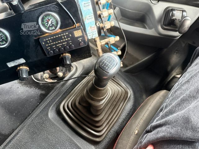 Kehrmaschine MERCEDES-BENZ Axor 1833 Kehrmaschine VAL?air HD 200 - Bar 9 m³