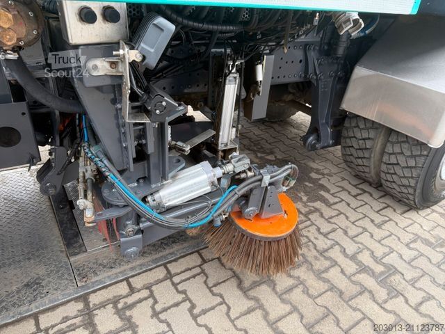 Kehrmaschine MERCEDES-BENZ Axor 1833 Kehrmaschine VAL?air HD 200 - Bar 9 m³