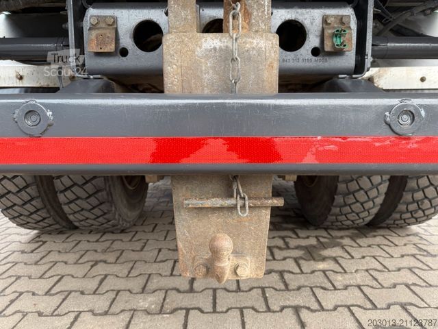 Kehrmaschine MERCEDES-BENZ Axor 1833 Kehrmaschine VAL?air HD 200 - Bar 9 m³