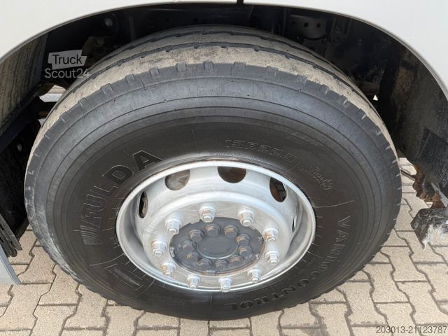 Kehrmaschine MERCEDES-BENZ Axor 1833 Kehrmaschine VAL?air HD 200 - Bar 9 m³