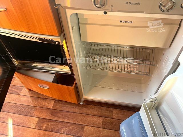 Semi-integrated camper HOBBY T 500 GESC - Einzelbetten - Klima -