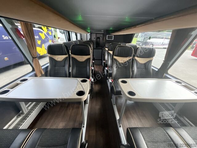 Dubbeldekkers Neoplan Skyliner L