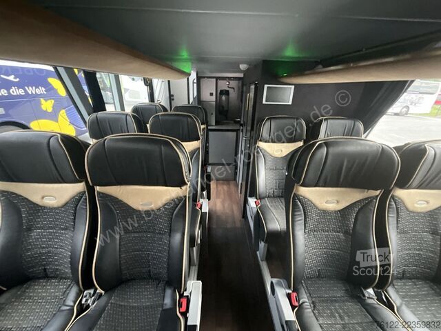 Dubbeldekkers Neoplan Skyliner L