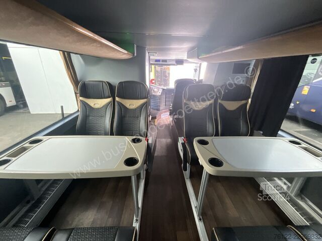 Dvonadstropna vozila Neoplan Skyliner L