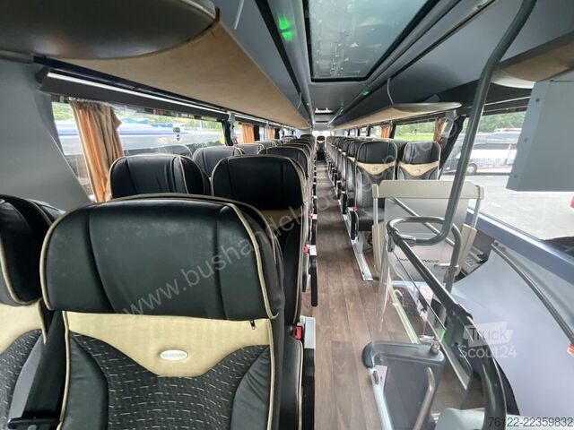 Dvonadstropna vozila Neoplan Skyliner L