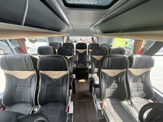 Dvonadstropna vozila Neoplan Skyliner L