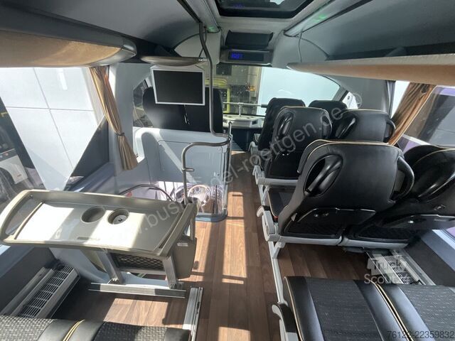 Dvonadstropna vozila Neoplan Skyliner L