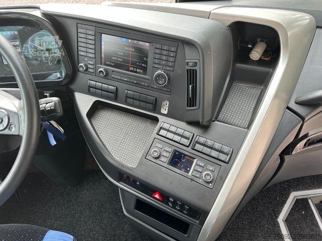 LÄngfÀrdsbuss MERCEDES-BENZ Tourismo E 16 RHD-M/2A (wenig Km*TOP*61 Sitze)