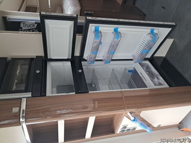 Polintegriran avtodom EURAMOBIL Contura CT 766 EF Luminary Paket, Markise