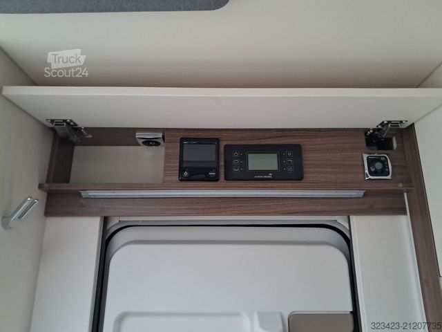 Polintegriran avtodom EURAMOBIL Contura CT 766 EF Luminary Paket, Markise